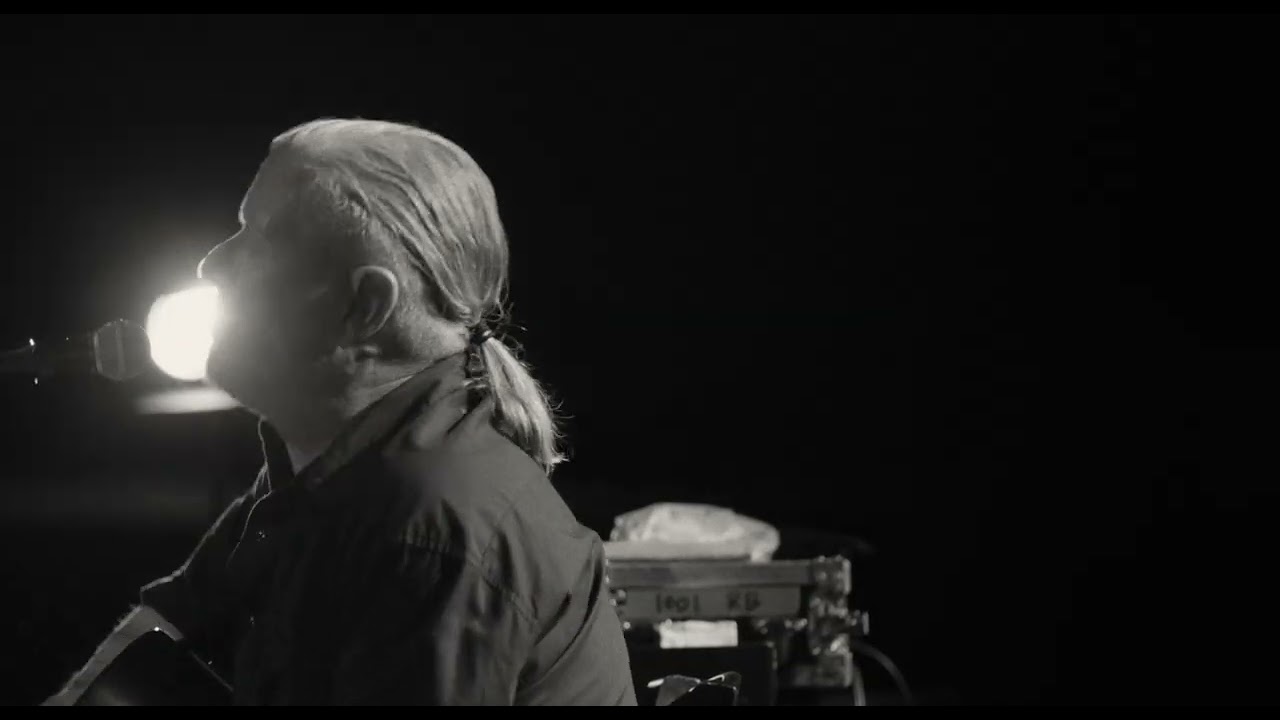 Michael Gira: I Wonder If I’m Singing What You’re Thinking Me to Sing (Live Solo 2022) Trailer